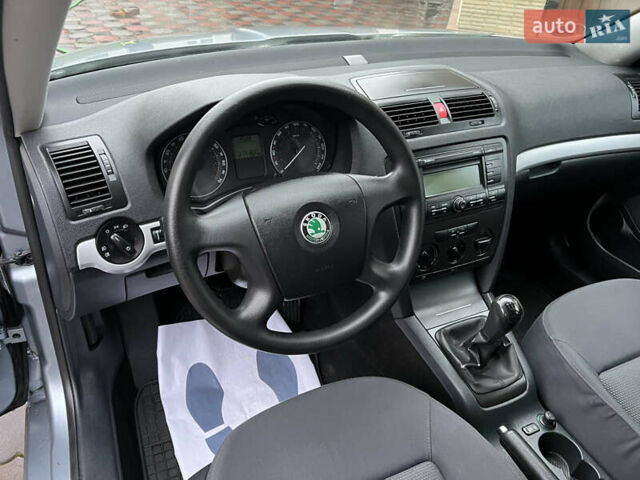 Серый Шкода Октавия, объемом двигателя 1.6 л и пробегом 217 тыс. км за 5700 $, фото 31 на Automoto.ua