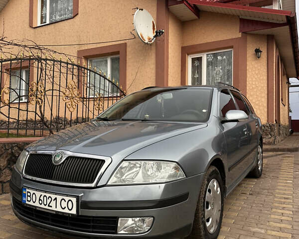 Серый Шкода Октавия, объемом двигателя 1.6 л и пробегом 220 тыс. км за 5350 $, фото 4 на Automoto.ua