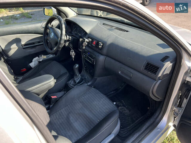 Серый Шкода Октавия, объемом двигателя 1.6 л и пробегом 208 тыс. км за 5500 $, фото 14 на Automoto.ua