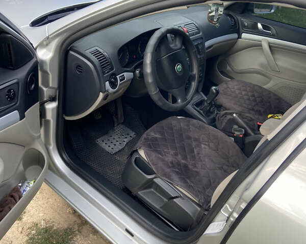 Серый Шкода Октавия, объемом двигателя 1.6 л и пробегом 171 тыс. км за 6100 $, фото 6 на Automoto.ua