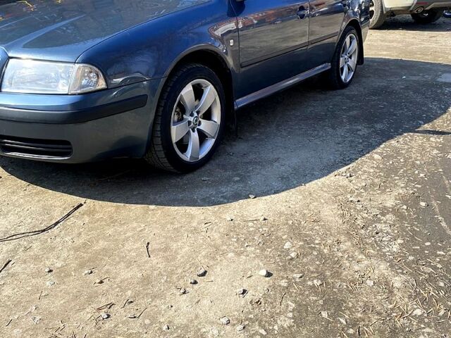 Серый Шкода Октавия, объемом двигателя 1.8 л и пробегом 291 тыс. км за 3900 $, фото 2 на Automoto.ua