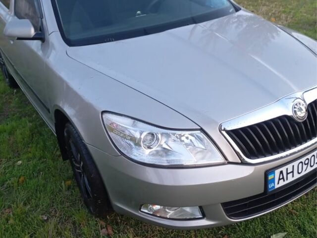 Серый Шкода Октавия, объемом двигателя 1.6 л и пробегом 185 тыс. км за 5950 $, фото 1 на Automoto.ua