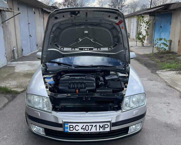 Серый Шкода Октавия, объемом двигателя 1.6 л и пробегом 253 тыс. км за 4700 $, фото 13 на Automoto.ua