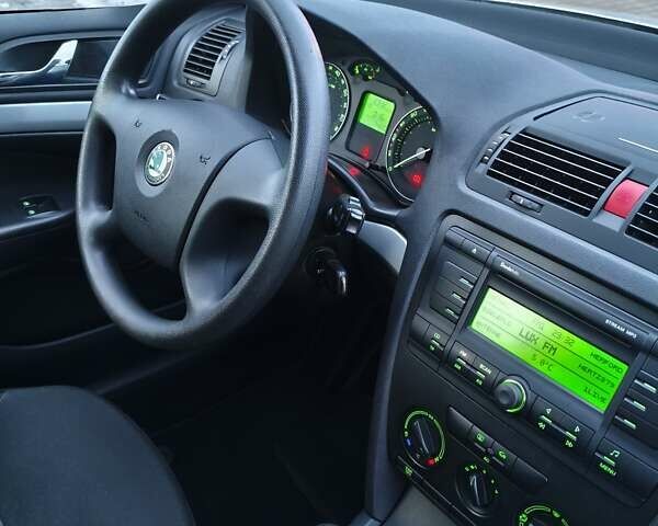 Серый Шкода Октавия, объемом двигателя 1.6 л и пробегом 196 тыс. км за 5950 $, фото 15 на Automoto.ua