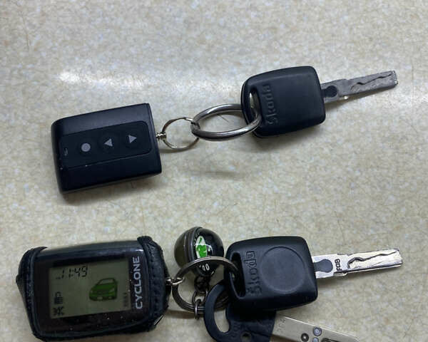Серый Шкода Октавия, объемом двигателя 1.6 л и пробегом 322 тыс. км за 5100 $, фото 29 на Automoto.ua