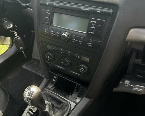 Сірий Шкода Октавія, об'ємом двигуна 2 л та пробігом 211 тис. км за 5100 $, фото 19 на Automoto.ua