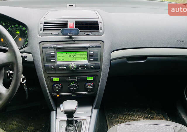 Серый Шкода Октавия, объемом двигателя 1.6 л и пробегом 243 тыс. км за 6500 $, фото 5 на Automoto.ua