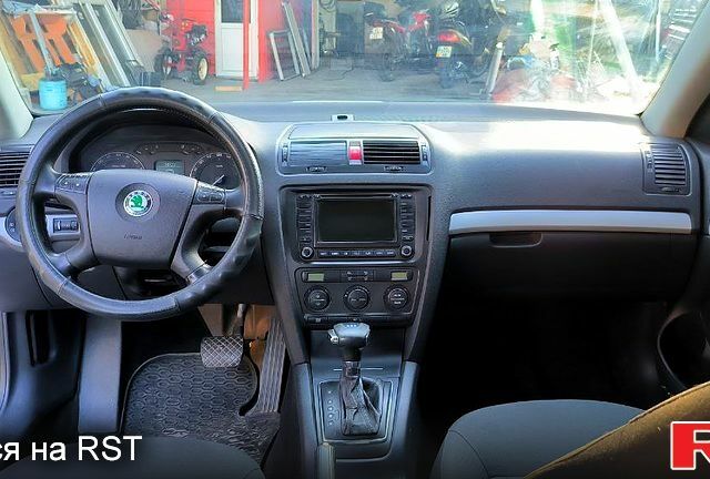 Серый Шкода Октавия, объемом двигателя 2 л и пробегом 295 тыс. км за 4500 $, фото 6 на Automoto.ua