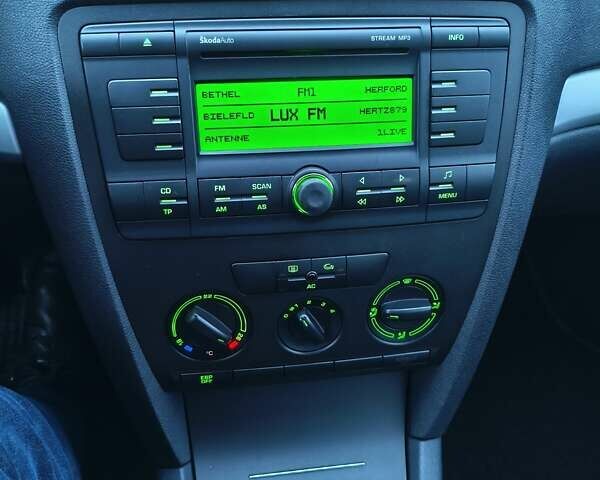 Серый Шкода Октавия, объемом двигателя 1.6 л и пробегом 196 тыс. км за 5950 $, фото 25 на Automoto.ua