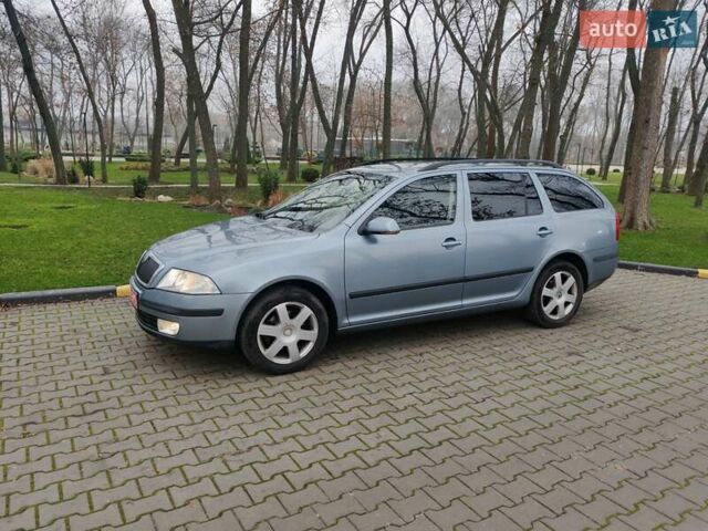 Серый Шкода Октавия, объемом двигателя 1.6 л и пробегом 224 тыс. км за 6500 $, фото 2 на Automoto.ua
