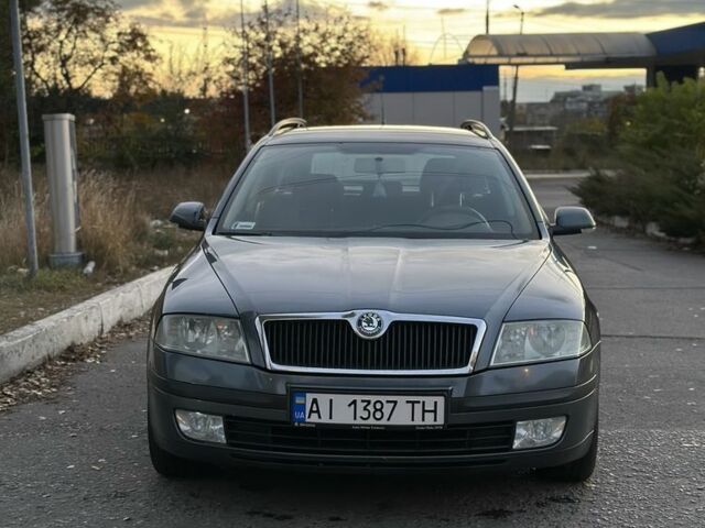 Сірий Шкода Октавія, об'ємом двигуна 1.9 л та пробігом 999 тис. км за 3500 $, фото 1 на Automoto.ua