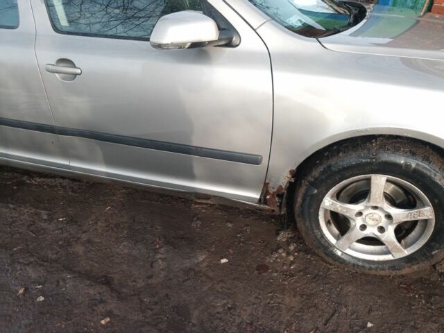 Серый Шкода Октавия, объемом двигателя 0 л и пробегом 300 тыс. км за 2500 $, фото 3 на Automoto.ua