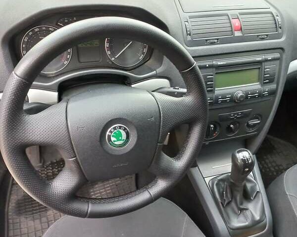 Серый Шкода Октавия, объемом двигателя 1.6 л и пробегом 242 тыс. км за 7000 $, фото 12 на Automoto.ua