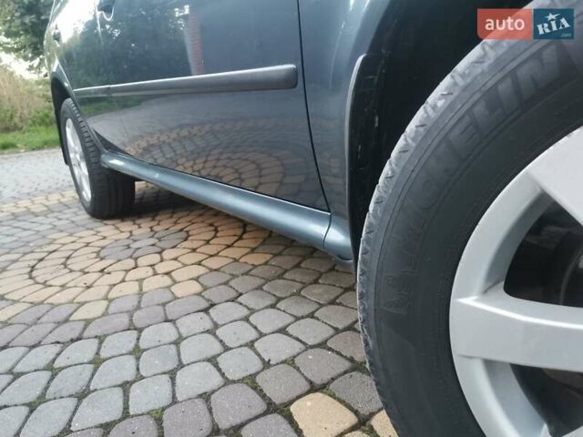Серый Шкода Октавия, объемом двигателя 1.6 л и пробегом 245 тыс. км за 4100 $, фото 2 на Automoto.ua