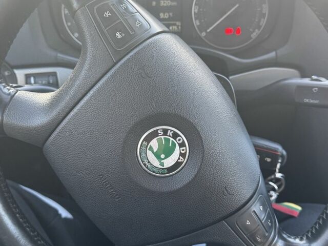 Серый Шкода Октавия, объемом двигателя 2 л и пробегом 280 тыс. км за 3950 $, фото 8 на Automoto.ua