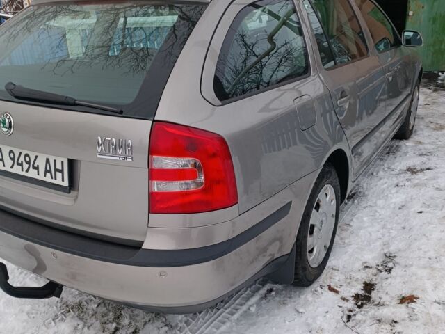 Серый Шкода Октавия, объемом двигателя 0 л и пробегом 236 тыс. км за 7050 $, фото 5 на Automoto.ua