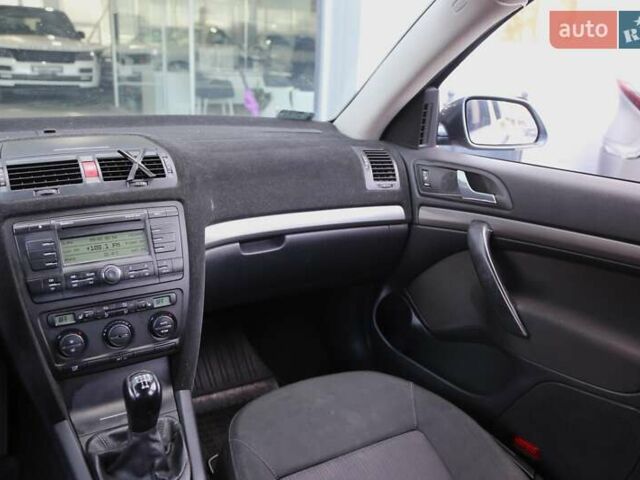 Серый Шкода Октавия, объемом двигателя 1.6 л и пробегом 293 тыс. км за 5000 $, фото 14 на Automoto.ua