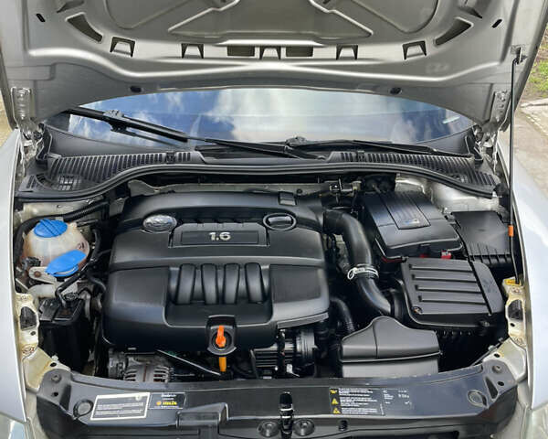 Серый Шкода Октавия, объемом двигателя 1.6 л и пробегом 253 тыс. км за 4700 $, фото 16 на Automoto.ua