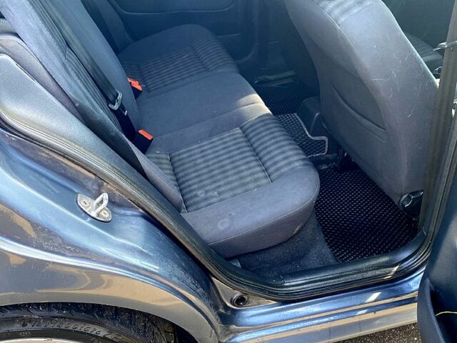 Серый Шкода Октавия, объемом двигателя 1.8 л и пробегом 291 тыс. км за 3900 $, фото 6 на Automoto.ua