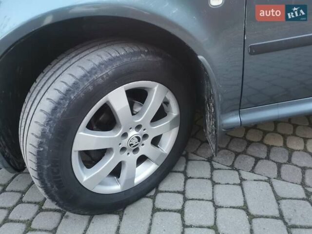 Серый Шкода Октавия, объемом двигателя 1.6 л и пробегом 245 тыс. км за 4100 $, фото 1 на Automoto.ua