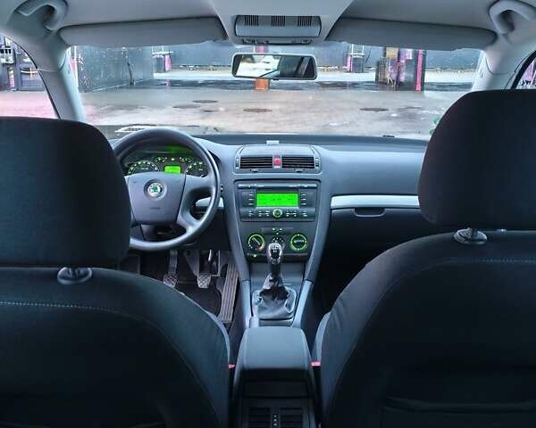 Серый Шкода Октавия, объемом двигателя 1.6 л и пробегом 196 тыс. км за 5950 $, фото 23 на Automoto.ua