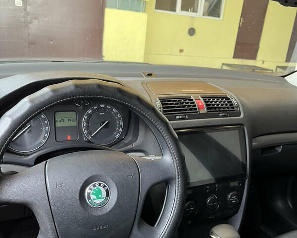 Сірий Шкода Октавія, об'ємом двигуна 1.98 л та пробігом 241 тис. км за 6800 $, фото 10 на Automoto.ua