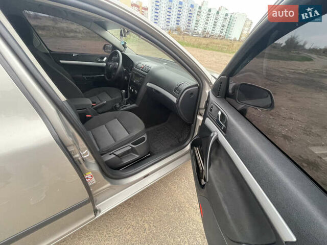 Серый Шкода Октавия, объемом двигателя 1.6 л и пробегом 305 тыс. км за 5200 $, фото 9 на Automoto.ua