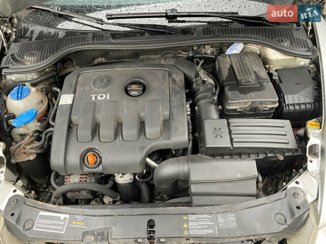 Шкода Октавия 2006 в Хмельницком на Automoto.ua Серый Шкода Октавия, объемом двигателя 2.01 л и пробегом 366 тыс. км за 2600 $, фото 4 на Automoto.ua