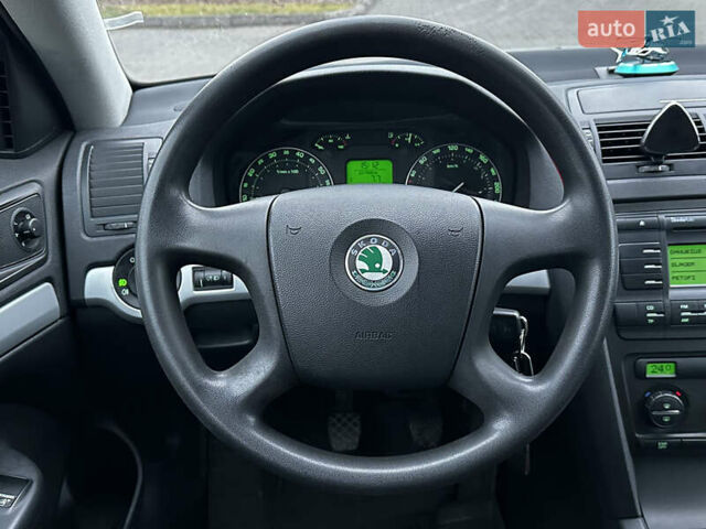 Серый Шкода Октавия, объемом двигателя 1.6 л и пробегом 260 тыс. км за 6555 $, фото 14 на Automoto.ua