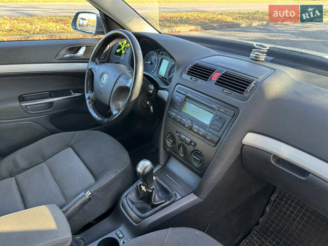 Серый Шкода Октавия, объемом двигателя 1.6 л и пробегом 244 тыс. км за 6550 $, фото 18 на Automoto.ua