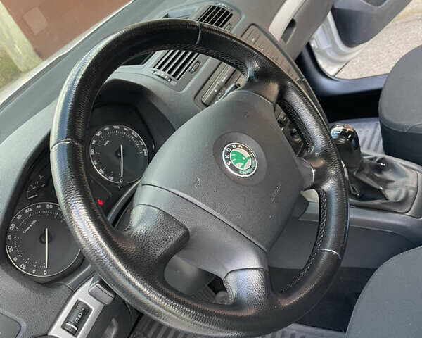 Серый Шкода Октавия, объемом двигателя 1.6 л и пробегом 253 тыс. км за 4700 $, фото 20 на Automoto.ua