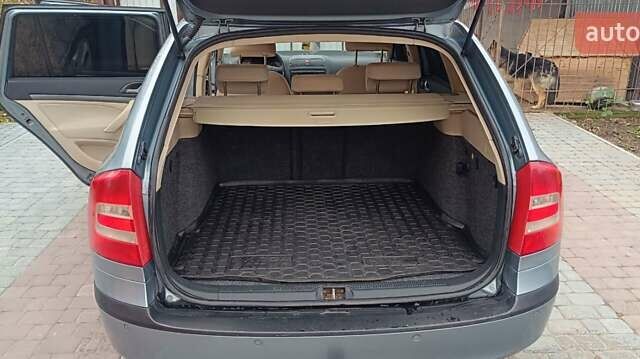 Серый Шкода Октавия, объемом двигателя 1.6 л и пробегом 311 тыс. км за 5600 $, фото 7 на Automoto.ua