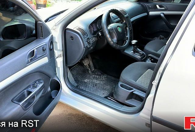 Серый Шкода Октавия, объемом двигателя 2 л и пробегом 295 тыс. км за 4500 $, фото 5 на Automoto.ua