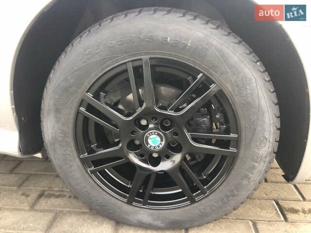 Серый Шкода Октавия, объемом двигателя 1.6 л и пробегом 306 тыс. км за 3999 $, фото 8 на Automoto.ua