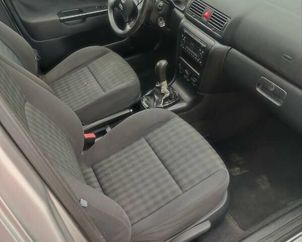 Серый Шкода Октавия, объемом двигателя 1.6 л и пробегом 220 тыс. км за 4900 $, фото 12 на Automoto.ua