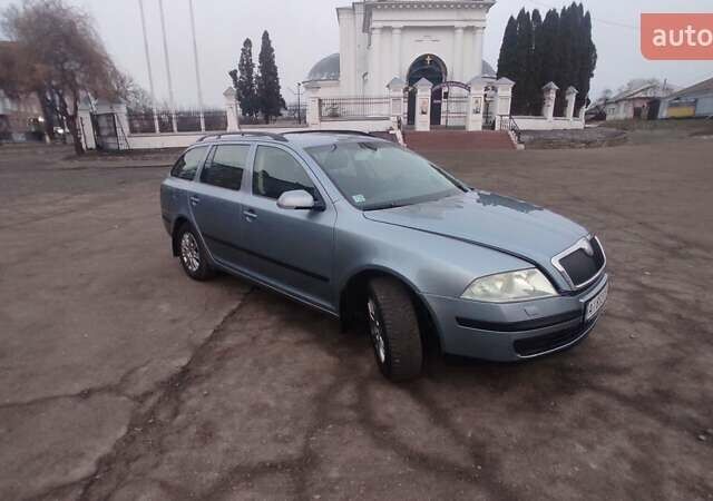 Серый Шкода Октавия, объемом двигателя 1.6 л и пробегом 235 тыс. км за 5450 $, фото 2 на Automoto.ua