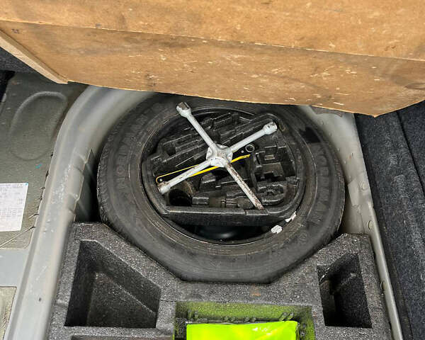 Шкода Октавія 2006 у Борисполе на Automoto.ua Сірий Шкода Октавія, об'ємом двигуна 1.6 л та пробігом 270 тис. км за 5300 $, фото 12 на Automoto.ua