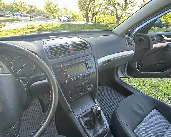 Серый Шкода Октавия, объемом двигателя 1.6 л и пробегом 202 тыс. км за 5500 $, фото 14 на Automoto.ua