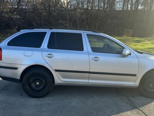 Серый Шкода Октавия, объемом двигателя 2 л и пробегом 280 тыс. км за 3950 $, фото 2 на Automoto.ua