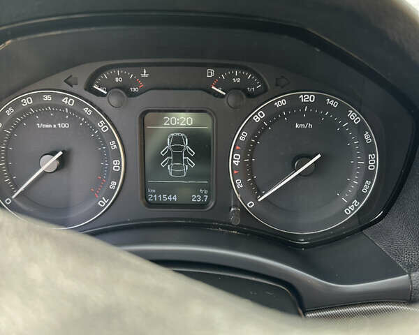 Сірий Шкода Октавія, об'ємом двигуна 2 л та пробігом 211 тис. км за 5100 $, фото 8 на Automoto.ua