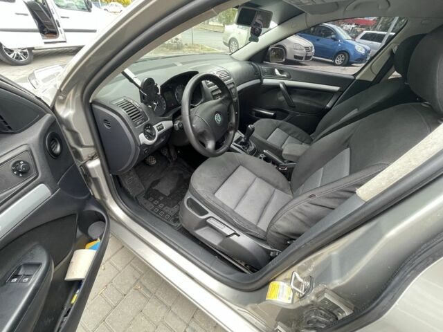 Сірий Шкода Октавія, об'ємом двигуна 1.6 л та пробігом 305 тис. км за 5200 $, фото 16 на Automoto.ua