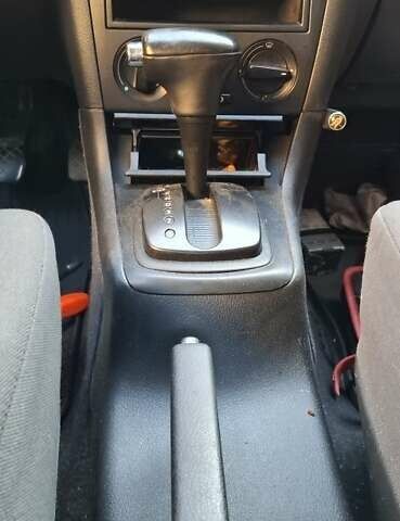 Серый Шкода Октавия, объемом двигателя 2 л и пробегом 296 тыс. км за 4500 $, фото 2 на Automoto.ua