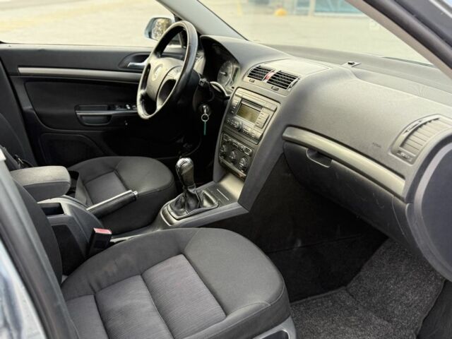 Серый Шкода Октавия, объемом двигателя 2 л и пробегом 460 тыс. км за 2650 $, фото 6 на Automoto.ua