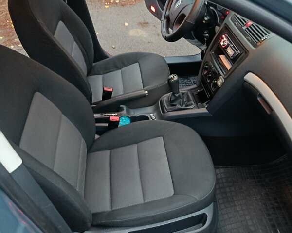 Шкода Октавия 2006 в Нововолынск на Automoto.ua Серый Шкода Октавия, объемом двигателя 1.6 л и пробегом 180 тыс. км за 4750 $, фото 1 на Automoto.ua