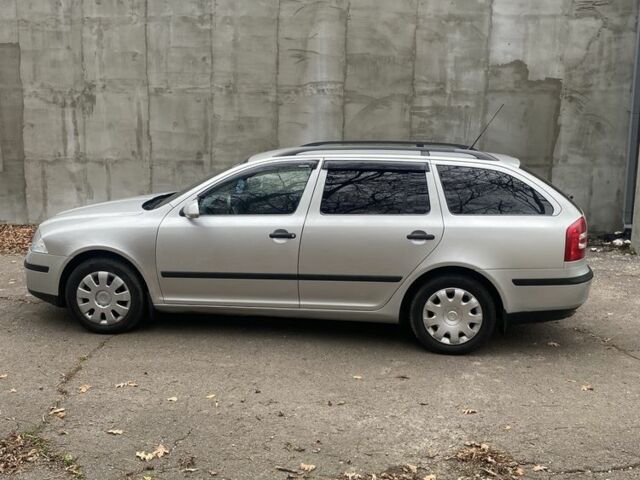 Серый Шкода Октавия, объемом двигателя 1.6 л и пробегом 201 тыс. км за 6000 $, фото 3 на Automoto.ua