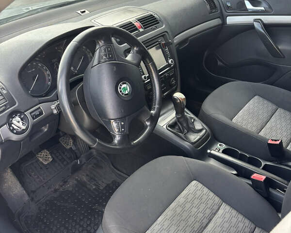 Серый Шкода Октавия, объемом двигателя 1.9 л и пробегом 280 тыс. км за 2950 $, фото 4 на Automoto.ua