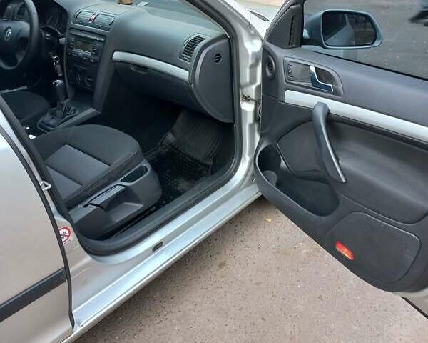 Серый Шкода Октавия, объемом двигателя 1.6 л и пробегом 242 тыс. км за 7000 $, фото 8 на Automoto.ua