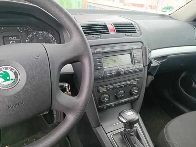 Серый Шкода Октавия, объемом двигателя 0 л и пробегом 236 тыс. км за 7050 $, фото 9 на Automoto.ua