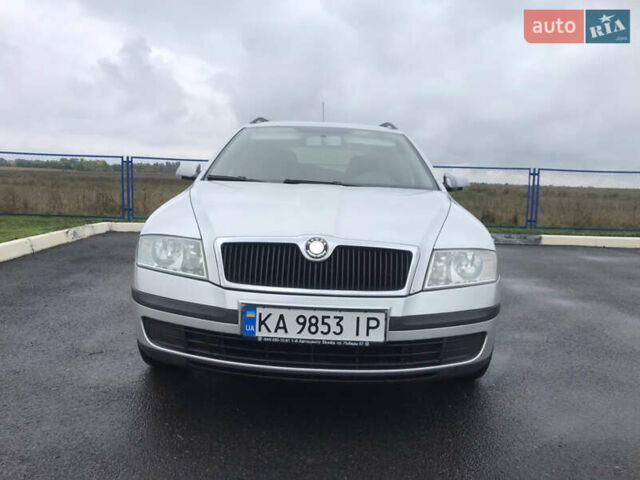Серый Шкода Октавия, объемом двигателя 1.6 л и пробегом 312 тыс. км за 5900 $, фото 1 на Automoto.ua