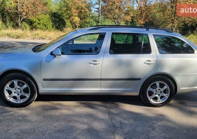 Сірий Шкода Октавія, об'ємом двигуна 1.6 л та пробігом 300 тис. км за 8500 $, фото 3 на Automoto.ua